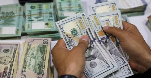 كيف افتتح سعر صرف الدولار في السوق السوداء اليوم؟